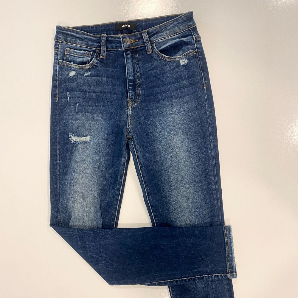 Ververt Women's High-Rise Distressed Jeans - 28